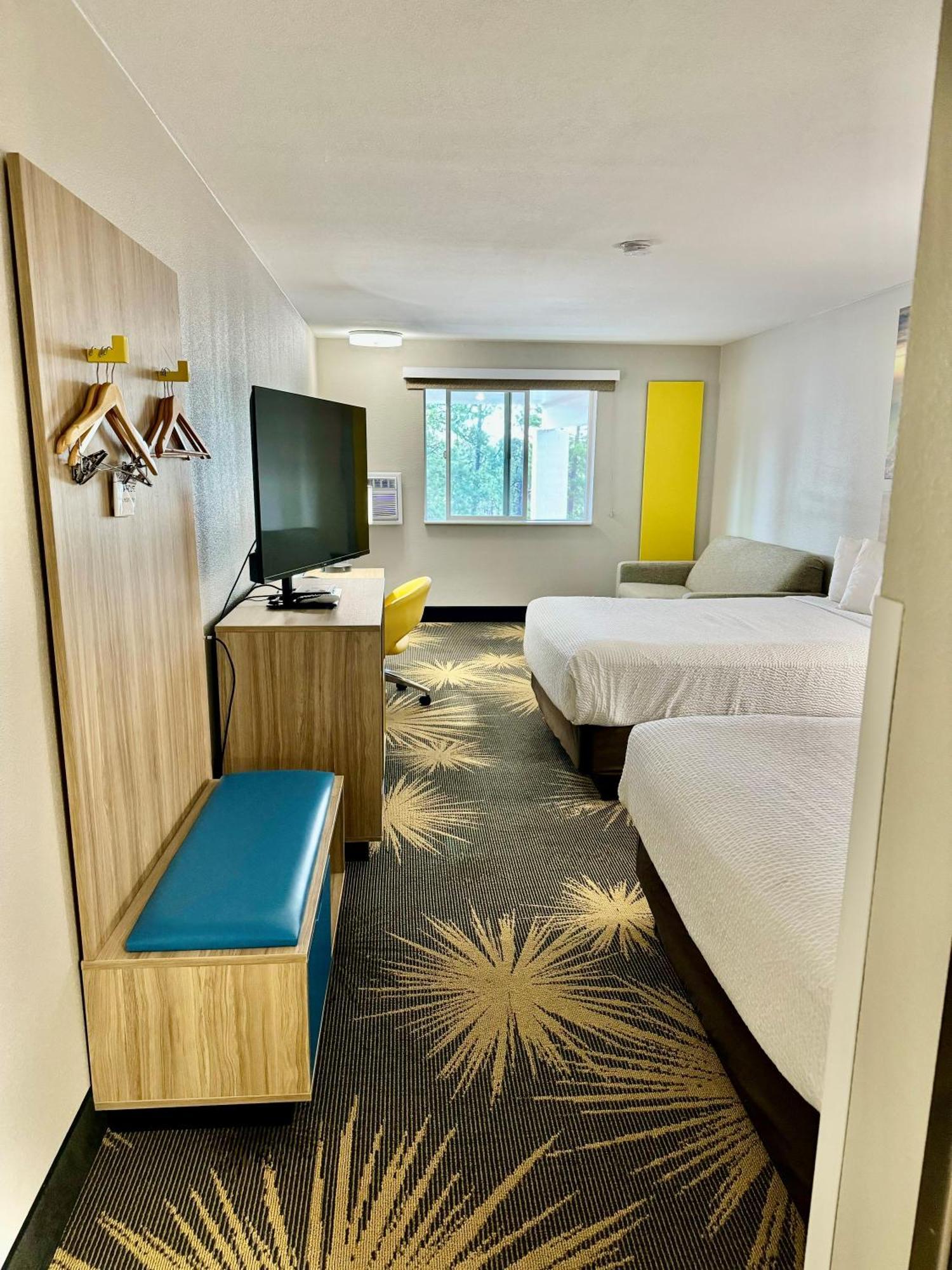 Days By Wyndham Hotel Williams